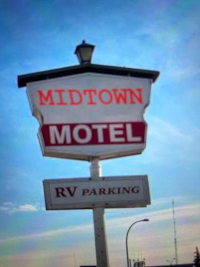Midtown Motel On Alaska Ave Досон-Крик Экстерьер фото